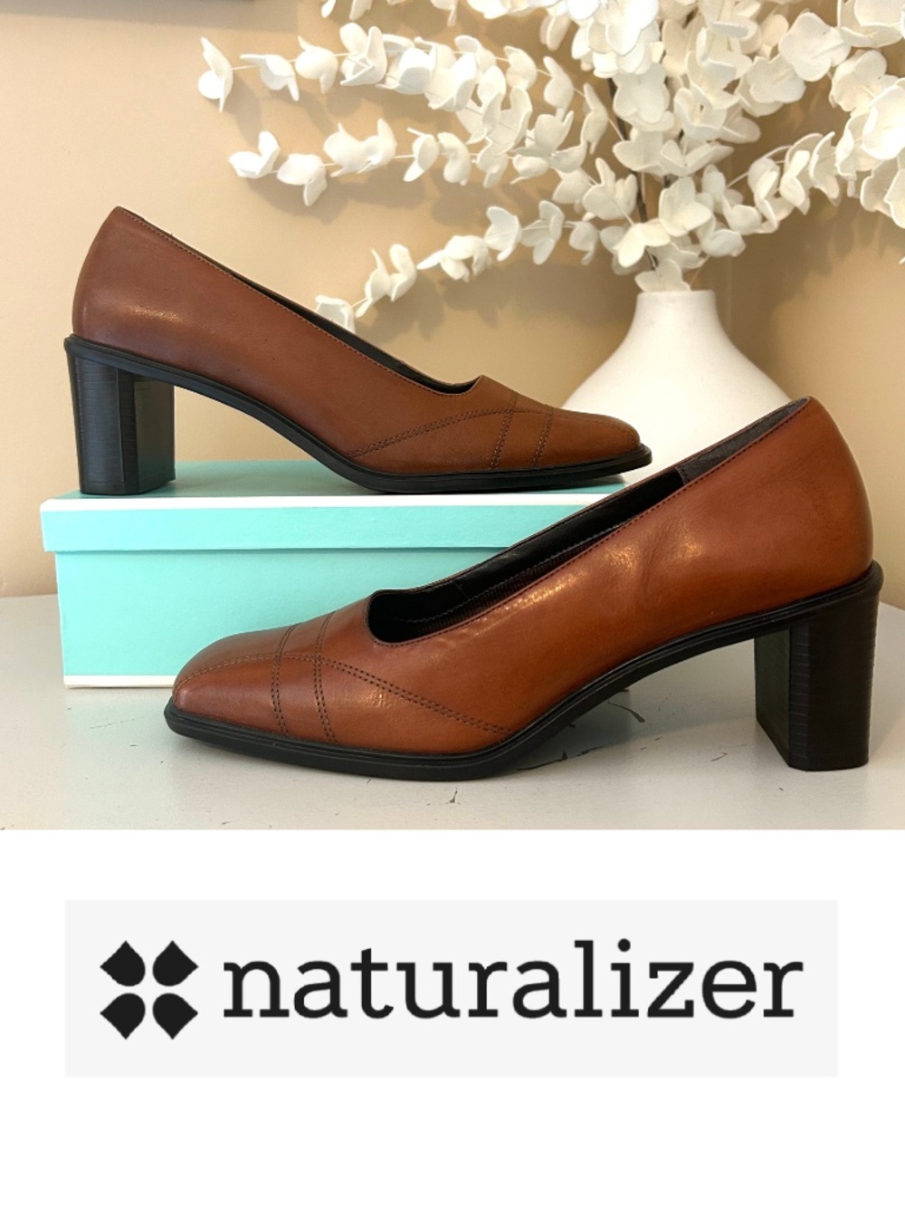 Like New! Naturalizer Dark Tan Leather Block Heeled Pumps Size 7 Wide